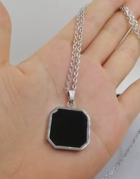 Genosos Magic Heated Photo Necklace