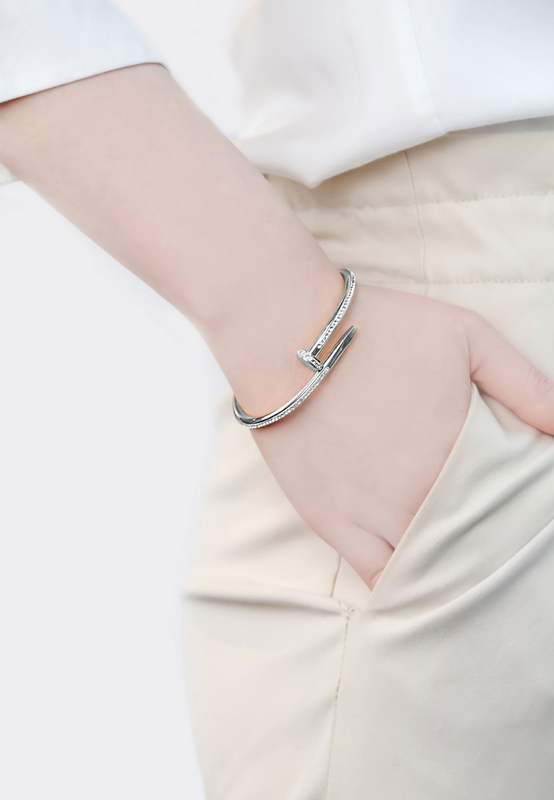 록산느 지르코니아 네일 클로즈드 힌지드 팔찌