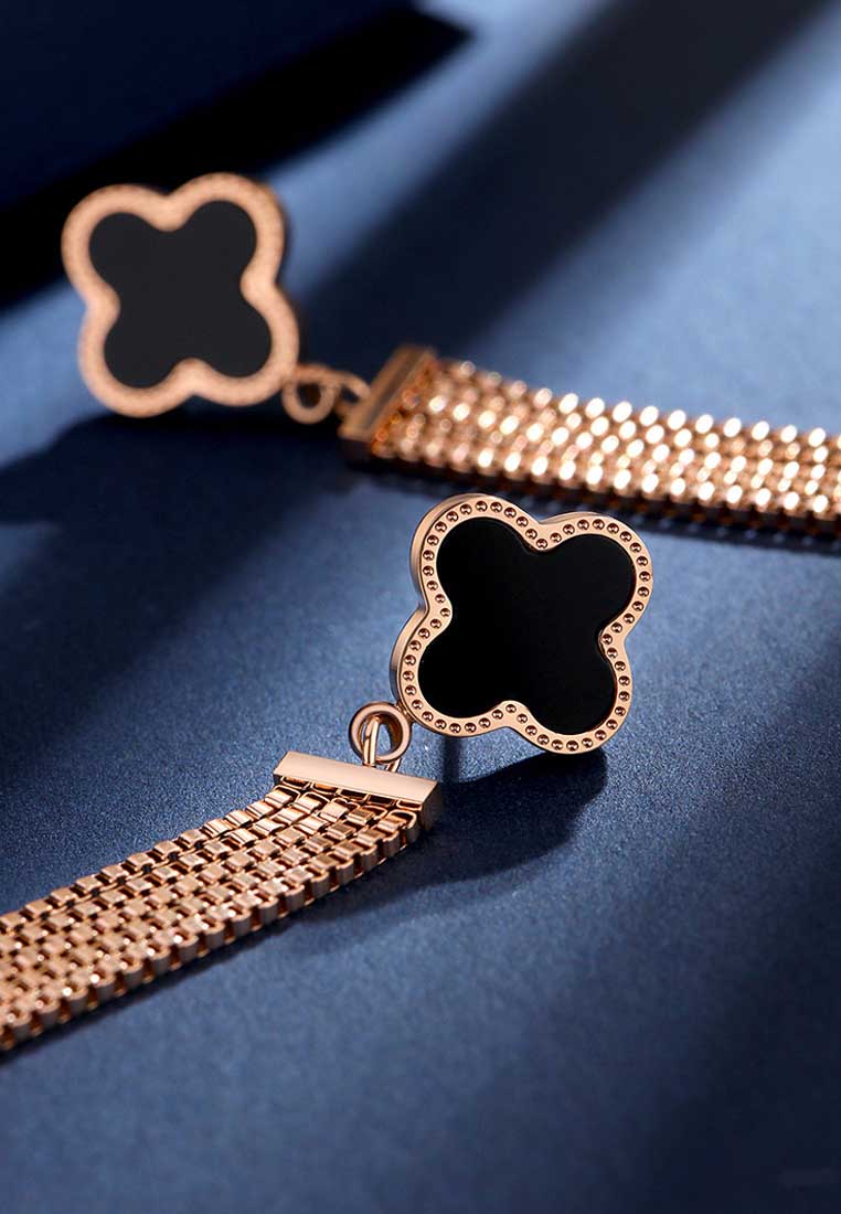 아델 네잎 클로버 블랙 세라믹 롱 태슬 댕글 귀걸이