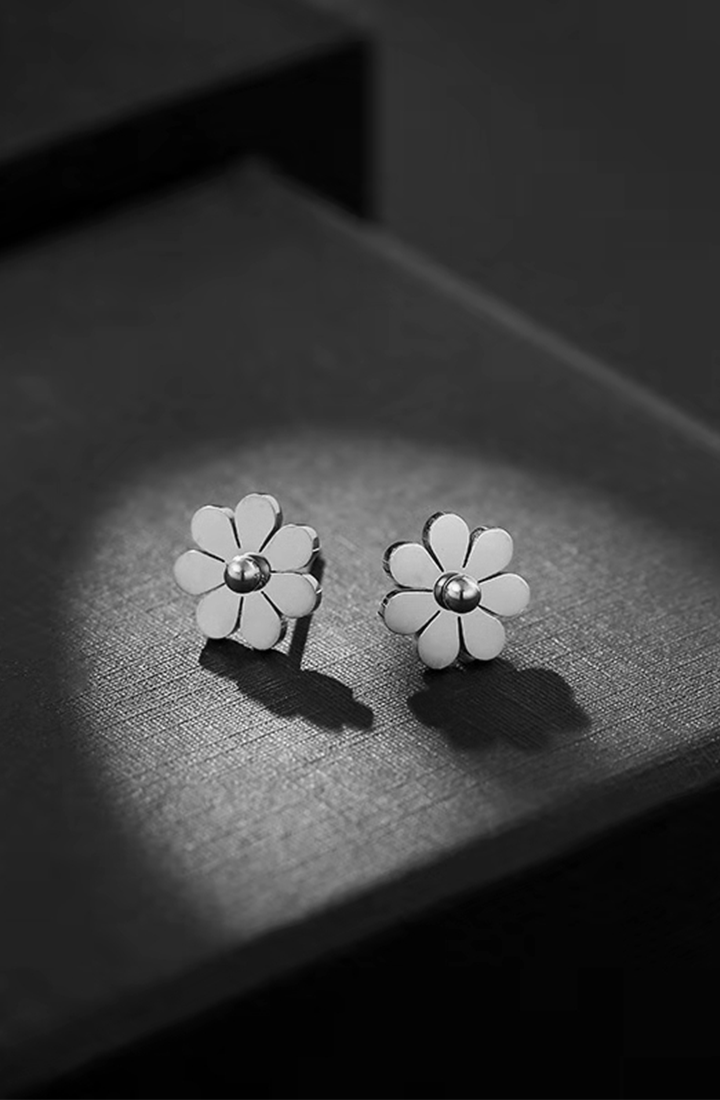 데이지 데인티 꽃 스터드 귀걸이